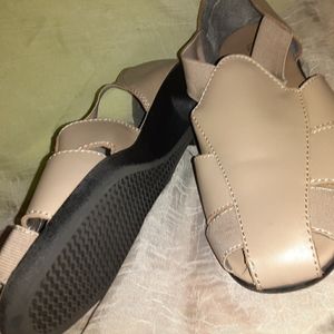 Liz Baker Sandal shoes great condition